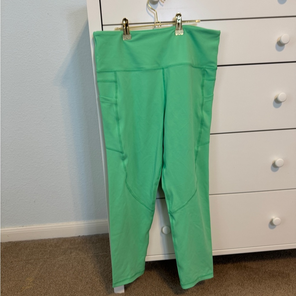 Zyia Size 8-10 Vibrant Green Light n Tight Leggings